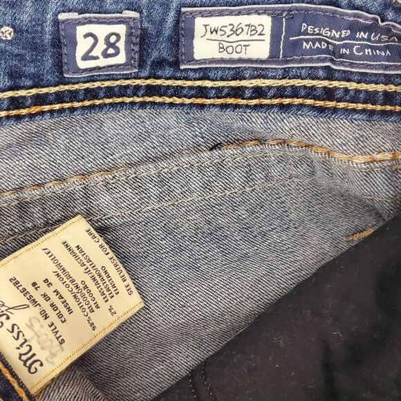 Miss Me Jeans Size 28x27 Rhinestone Cropped Ankle Capri Boot Cut Womens Pants - Picture 6 of 10